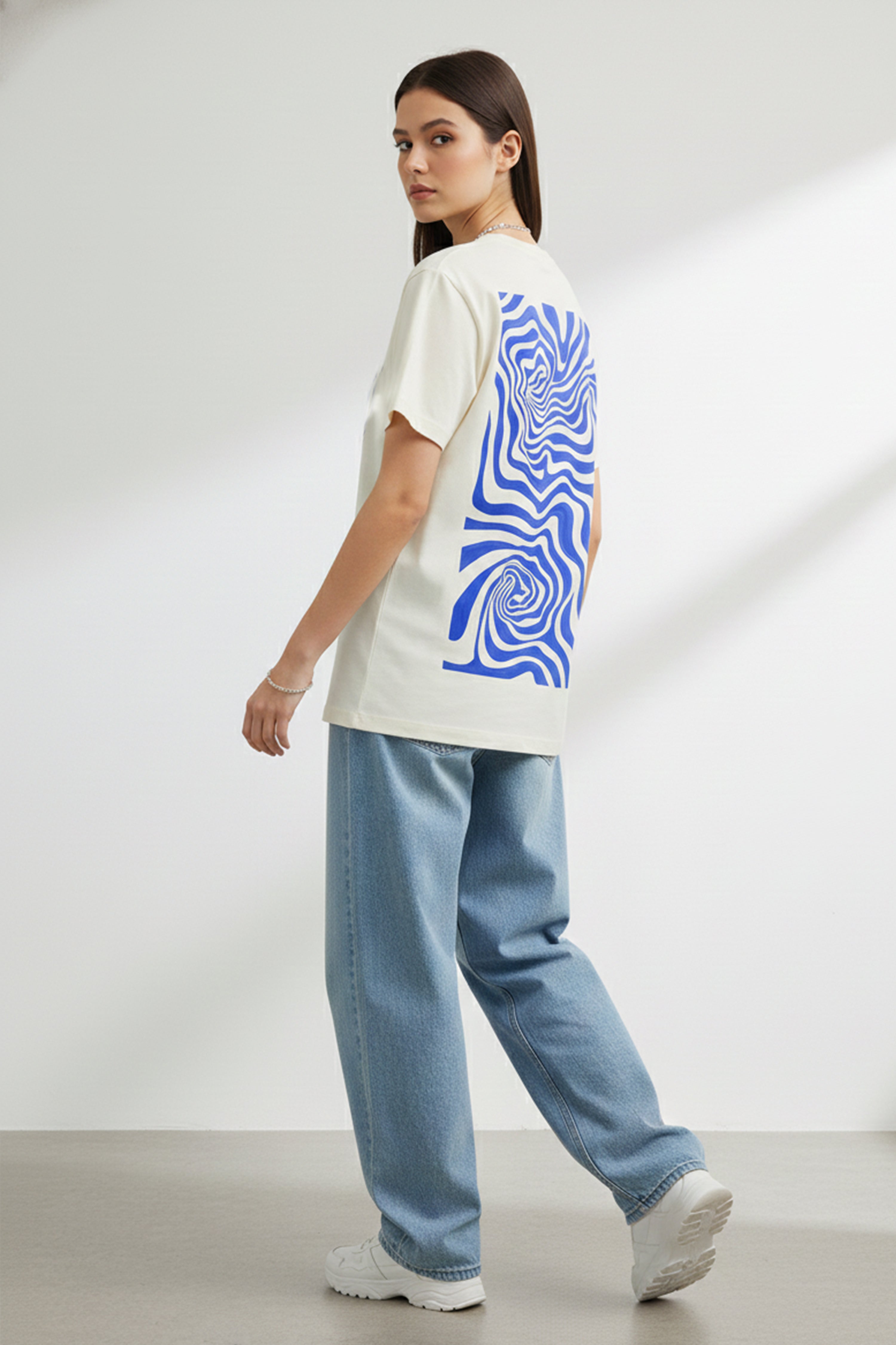 ABSTRACT GRAPHIC PRINTED TEE